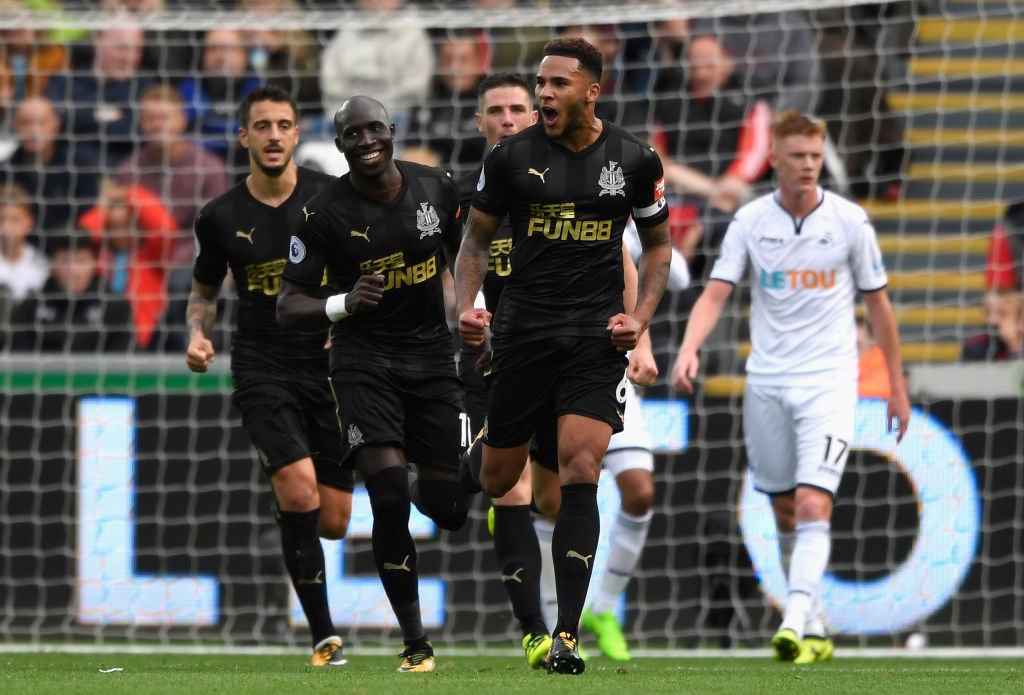 Ảnh bài viết Swansea 0-1 Newcastle United: 'Cậu bé vàng' chơi tệ, Thiên nga thua Chích chòe