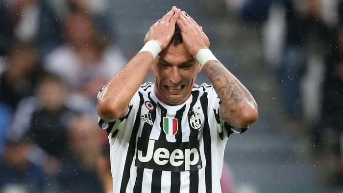 Juventus mất một loạt trụ cột trong ngày gặp lại Barcelona