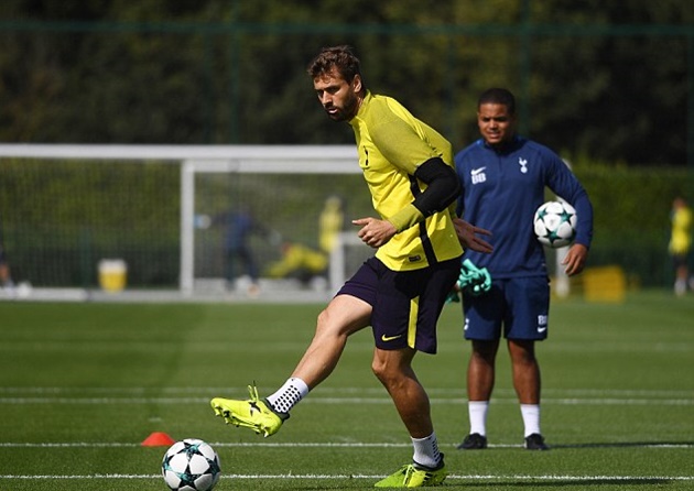 Ảnh bài viết Llorente tập miệt mài, chờ Pochettino cho lãnh ấn tiên phong