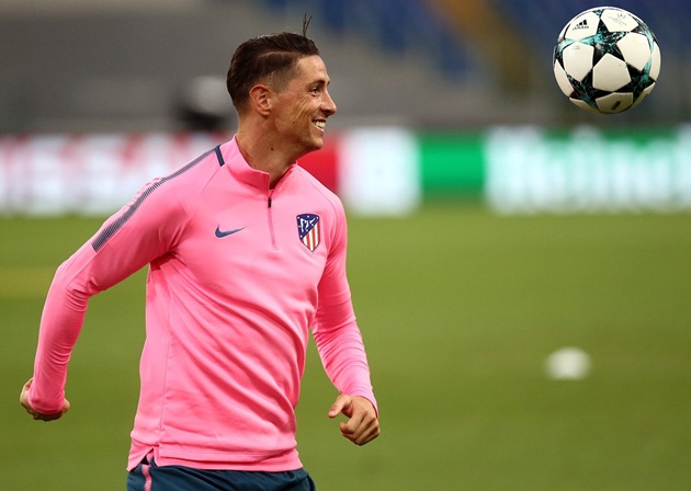 Ảnh bài viết Vừa đến Roma, Torres đã lao vào luyện tập 