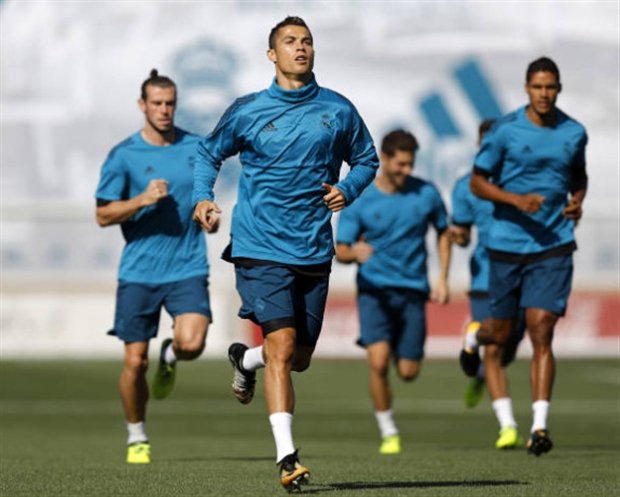 01h45 ngày 14/09, Real Madrid vs APOEL Nicosia (Bảng H): Buồn ngủ gặp chiếu manh