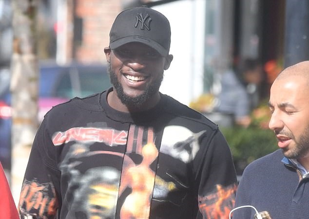 Ảnh bài viết Lukaku hớn hở dạo phố sau khi 'mở hàng' ở Champions League