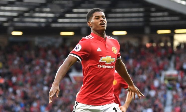 Sút tung lưới Basel, Rashford tiếp tục lập kỷ lục đáng nể