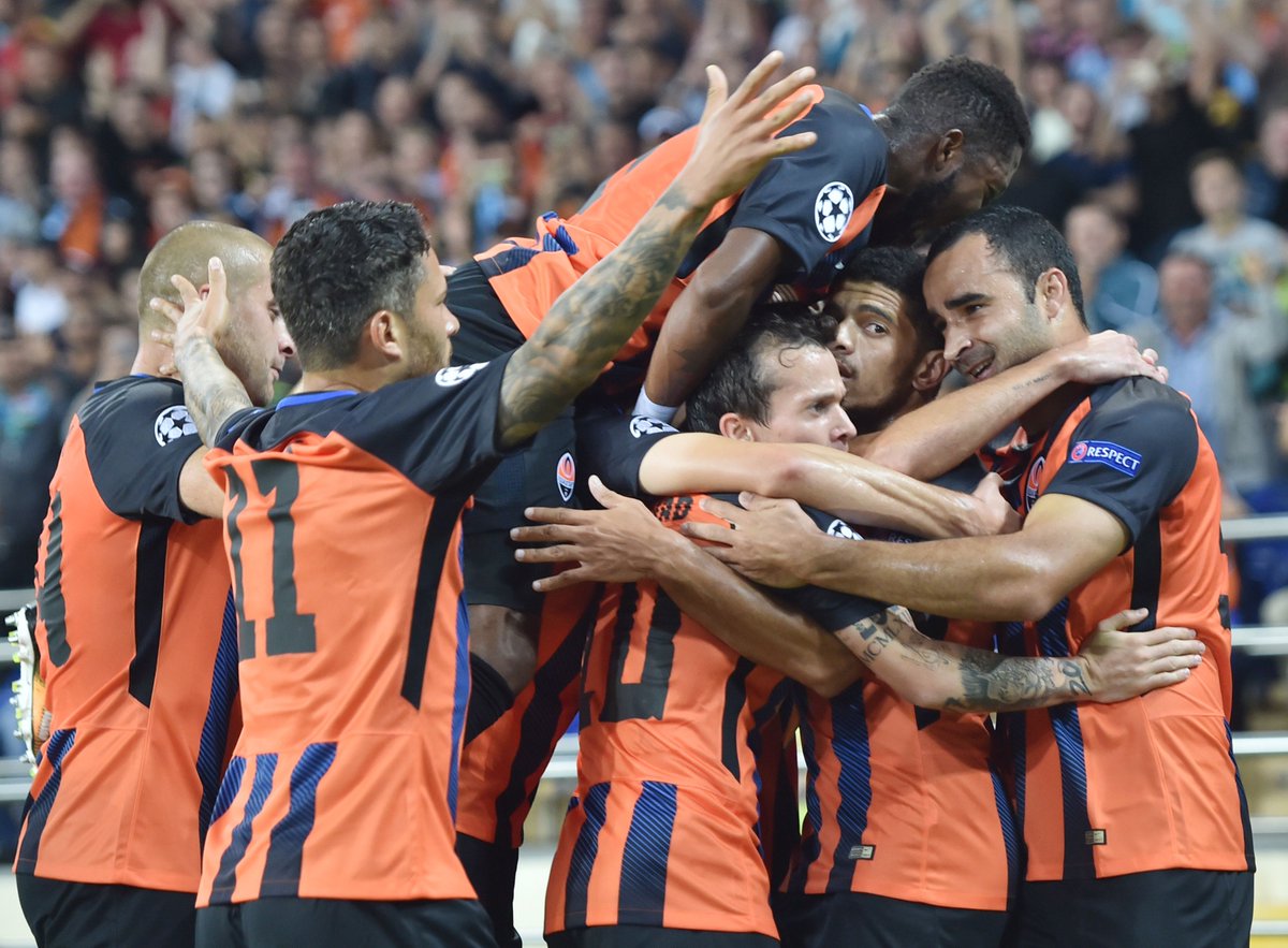 Shakhtar Donetsk 2-1 Napoli: Sa lầy trên đất Ukraine