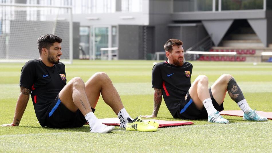 Hủy diệt Juventus, Messi thoải mái trở lại sân tập Barca