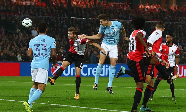 Stones hóa "tiền đạo", Man City nã vào lưới Feyenoord bốn bàn không gỡ
