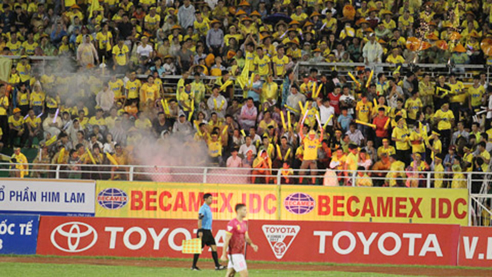 Sài Gòn FC bị phạt nặng vì CĐV FLC Thanh Hóa