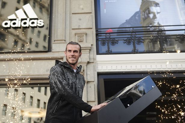 Ảnh bài viết Bị CĐV Real la ó khi dự sự kiện, Bale tiến gần hơn tới Man Utd?