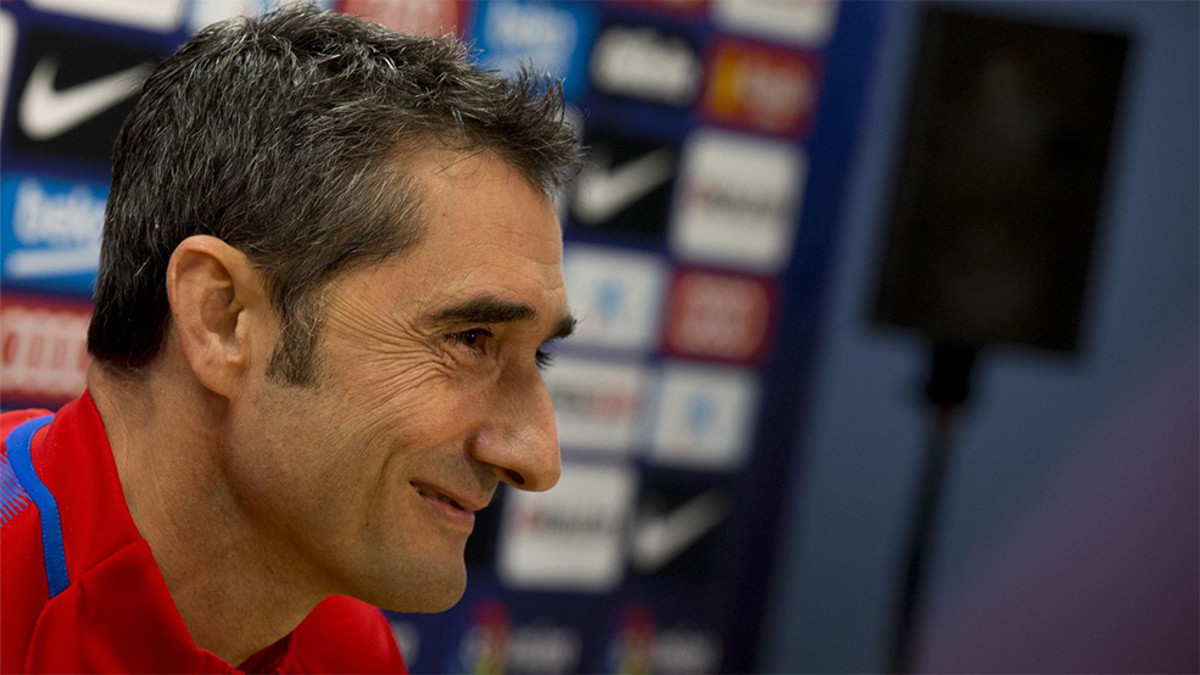 Đối thoại Valverde: Messi và Suarez còn chưa chắc đá chính