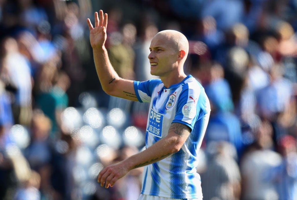 CHÍNH THỨC: Sao sáng Huddersfield được vinh danh