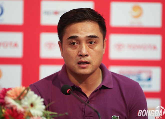 Ảnh bài viết Lỡ ngôi đầu bảng, HLV Đức Thắng vẫn tự tin với 11 trận bất bại 