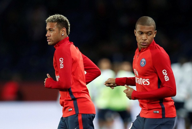 Cavani lại 'phủi tay' với Neymar, PSG coi chừng đấy!
