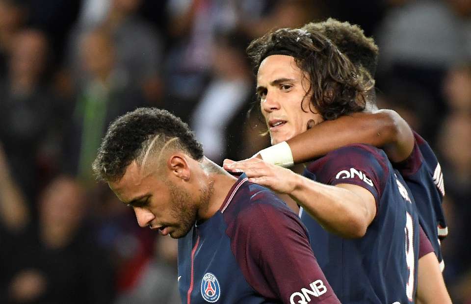 Cavani CHÍNH THỨC lên tiếng giữa "tâm bão"