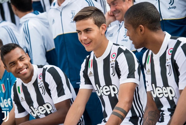 Ảnh bài viết Dybala bảnh bao trong ngày chụp ảnh tập thể của Juventus