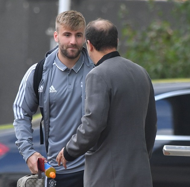 Ảnh bài viết Luke Shaw rạng rỡ trong ngày hội quân của Quỷ đỏ