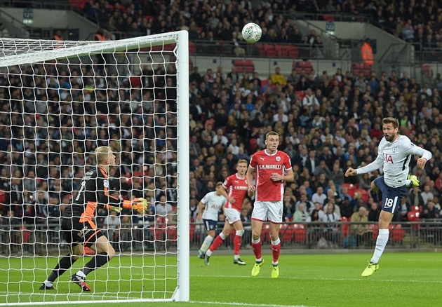 Ảnh bài viết Tottenham 1-0 Barnsley: Llorente ra mắt ấn tượng