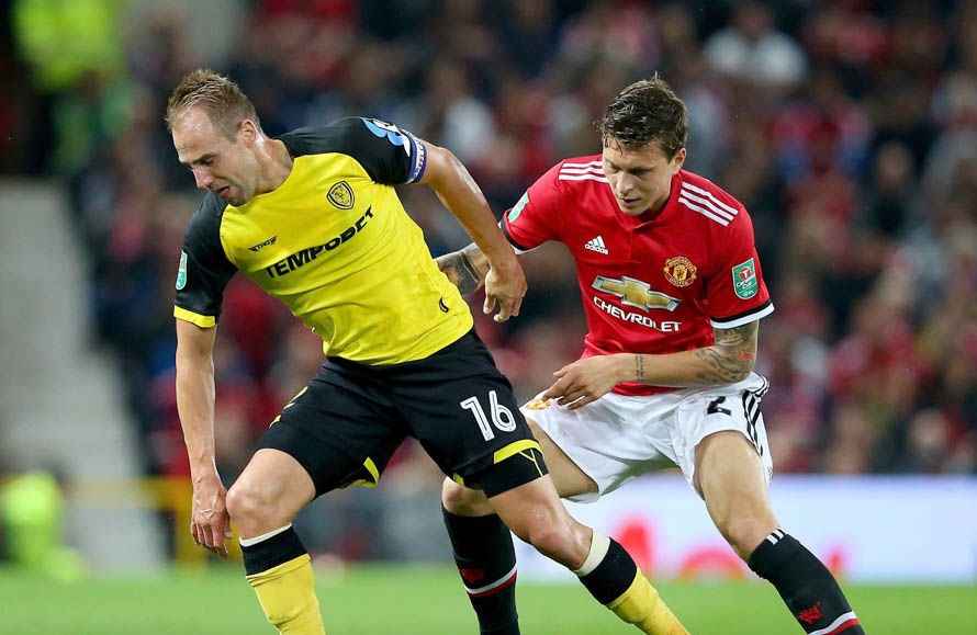 Chấm điểm Man Utd trận Burton: 'Nốt trầm' ở hàng thủ