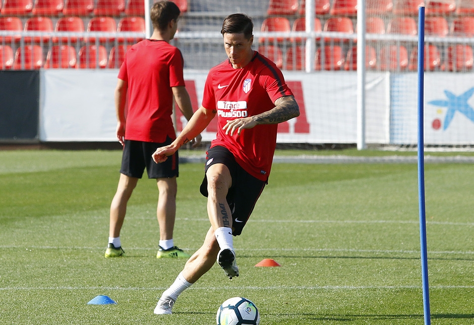 Ảnh bài viết Torres tập luyện cật lực, quyết ghi bàn đầu tiên cho Atletico