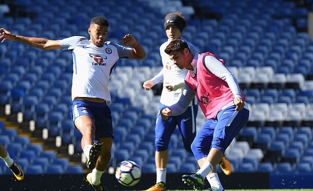 Ảnh bài viết Lo sợ Stoke City, Chelsea không dám lơ là tập luyện