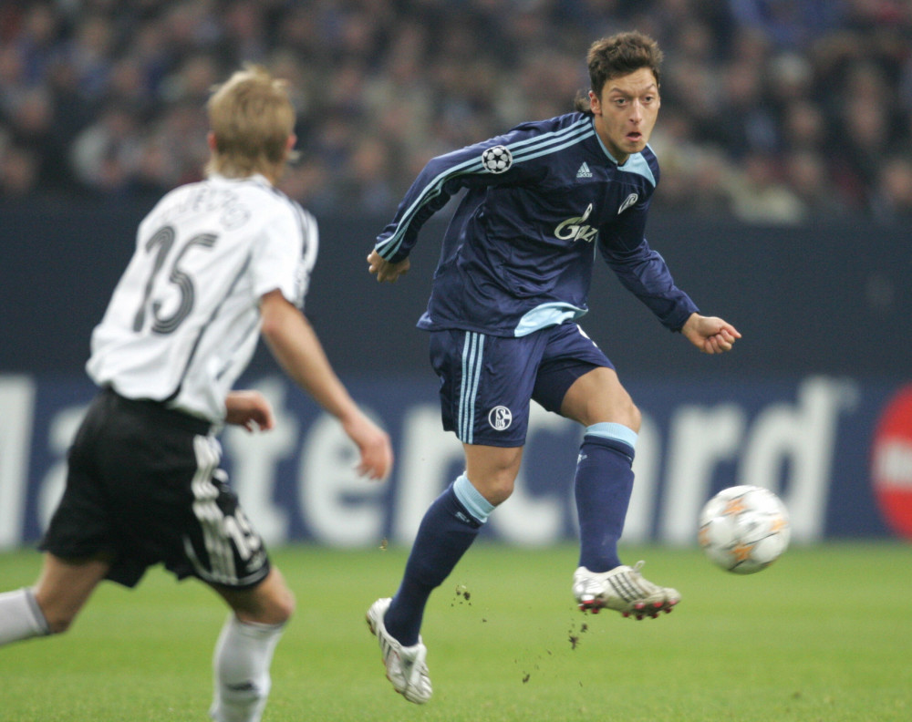 Từ Neuer đến Ozil: Đội hình Schalke cực mạnh nếu giữ chân được các ngôi sao