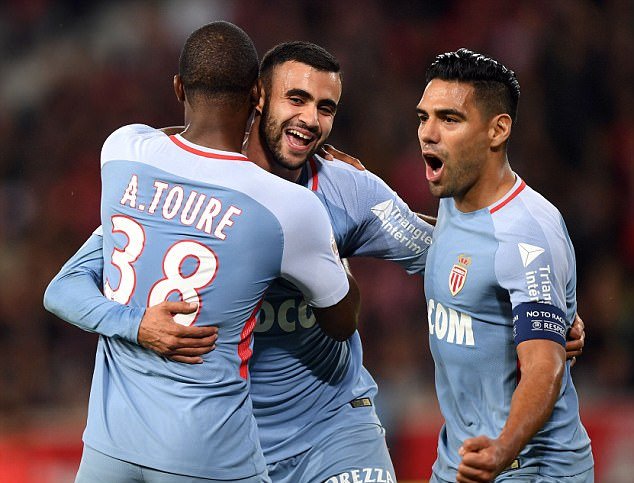Falcao lại có cú đúp giúp Monaco hủy diệt Lille