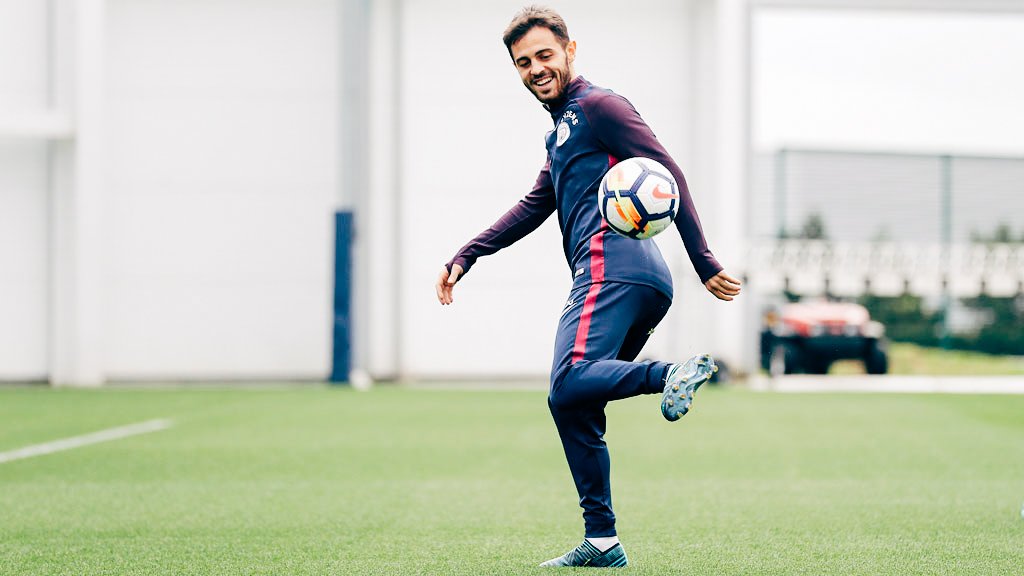 Ảnh bài viết Thở phào vì bệnh binh, sao Man City rạng rỡ tập luyện