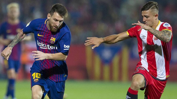 Sao trẻ Girona bị Messi 'tra khảo' ngay trên sân