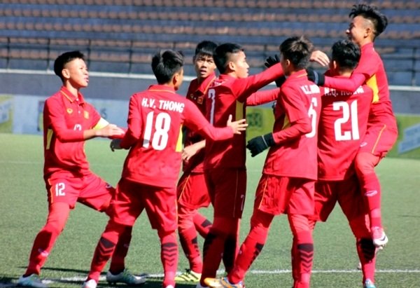 HLV Vũ Hồng Việt thở phào khi U16 Việt Nam giành vé đến VCK Châu Á