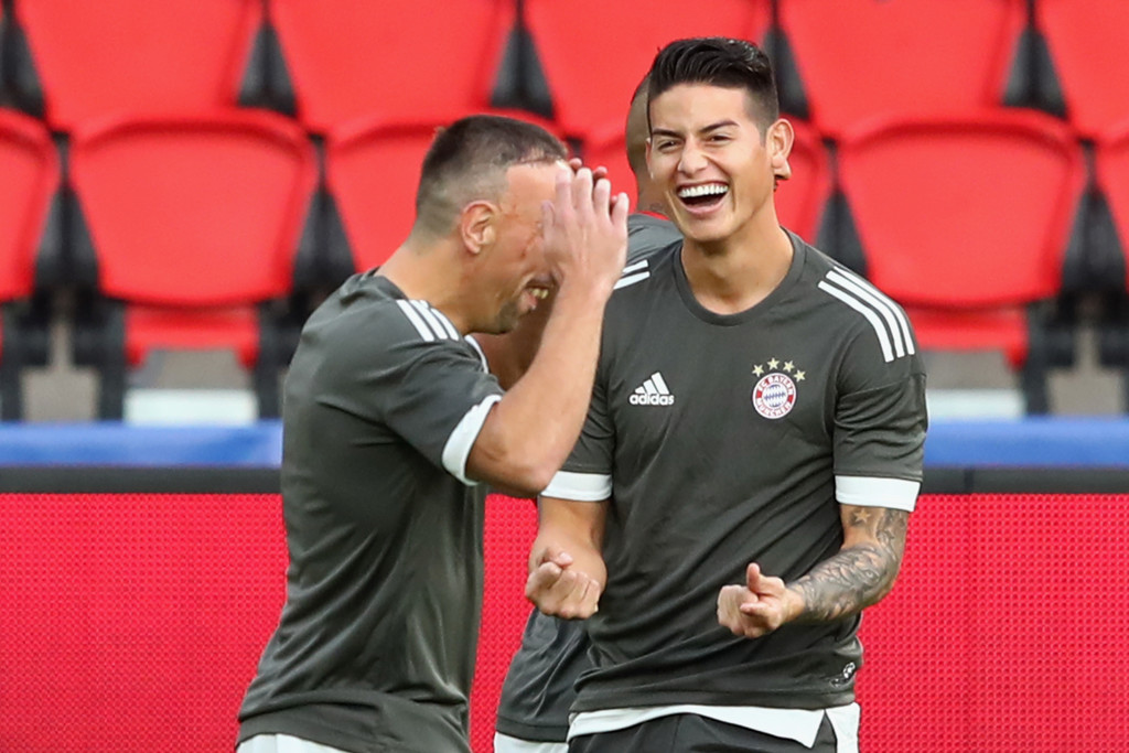 Dàn sao Bayern cười thả ga ngay trên thánh địa của PSG
