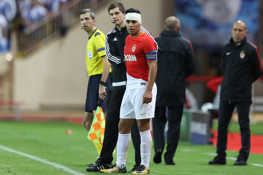 Monaco 0-3 Porto: Falcao bị che mờ bởi Aboubakar 