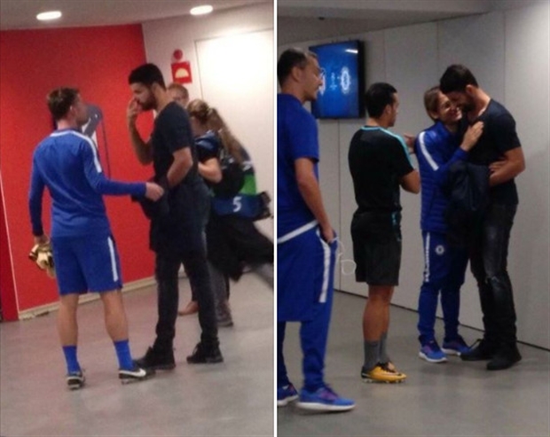 Costa lặng lẽ vào tận đường hầm chúc mừng Chelsea