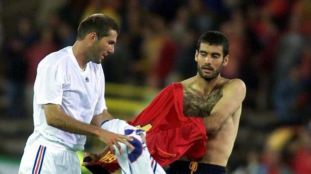 ĐHTB 11 chiến lược gia tham dự Champions League khi còn là cầu thủ