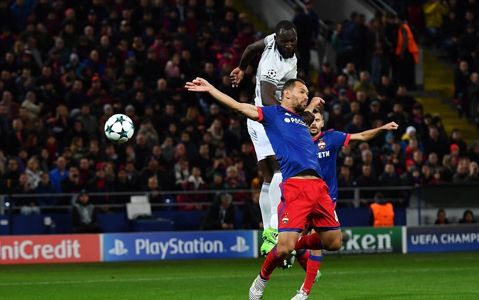 Hàng công thăng hoa, Man Utd đè bẹp CSKA Moscow nơi đất khách