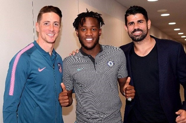 Torres, Costa chụp ảnh cùng ngôi sao giúp Chelsea thắng Atletico