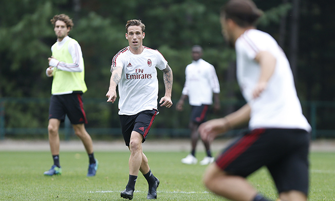 Ảnh bài viết Dàn sao triệu đô của AC Milan tập cật lực, chờ chiến AS Roma