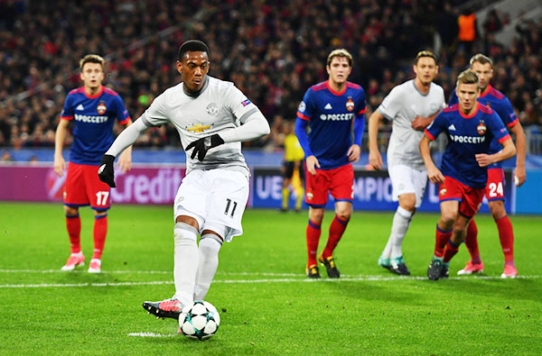 ĐHTB loạt trận thứ 2 Champions League: Martial sánh vai Ronaldo