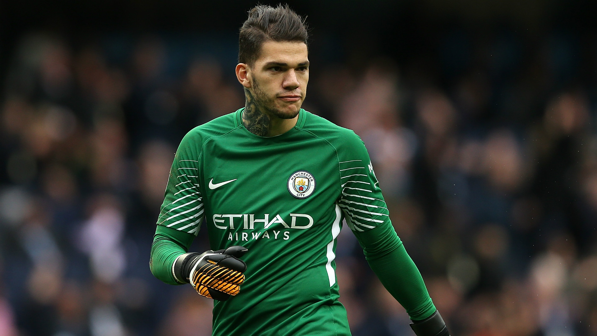 Ederson Moraes chơi cực kì chắc chắn trước Shakhtar Donetsk