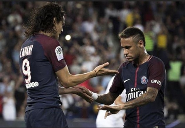 Neymar và Cavani đánh lừa khán giả, sóng ngầm chưa yên