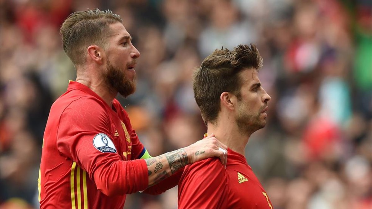 Pique và Ramos lại khiến nội bộ tuyển Tây Ban Nha chia rẽ