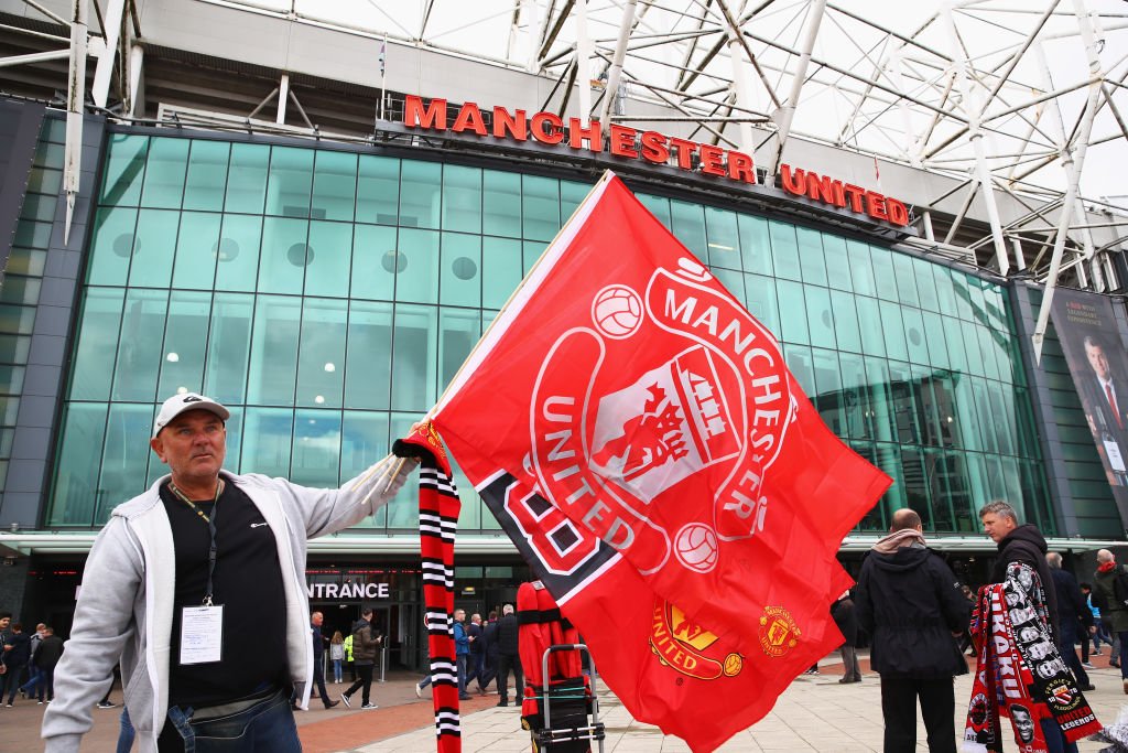Ảnh bài viết CĐV M.U nô nức đến Old Trafford, sẵn sàng "thảm sát" Palace