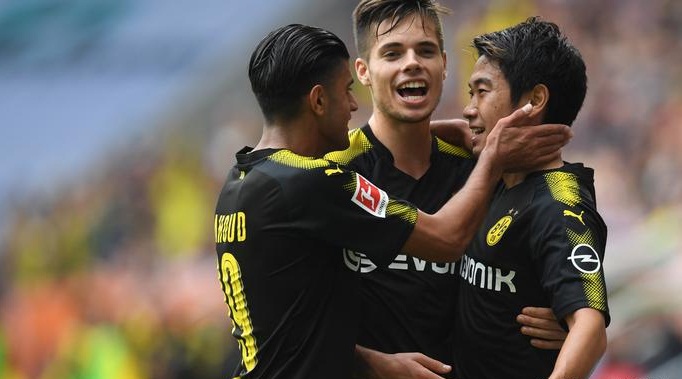 Ảnh bài viết Kagawa hoá "thánh lốp", Dortmund xây chắc ngôi đầu Bundesliga