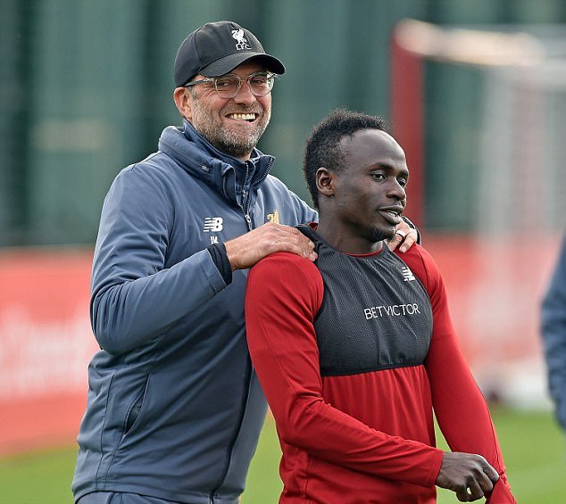 Ảnh bài viết Vừa trở lại, Sadio Mane đã được HLV Klopp nâng niu