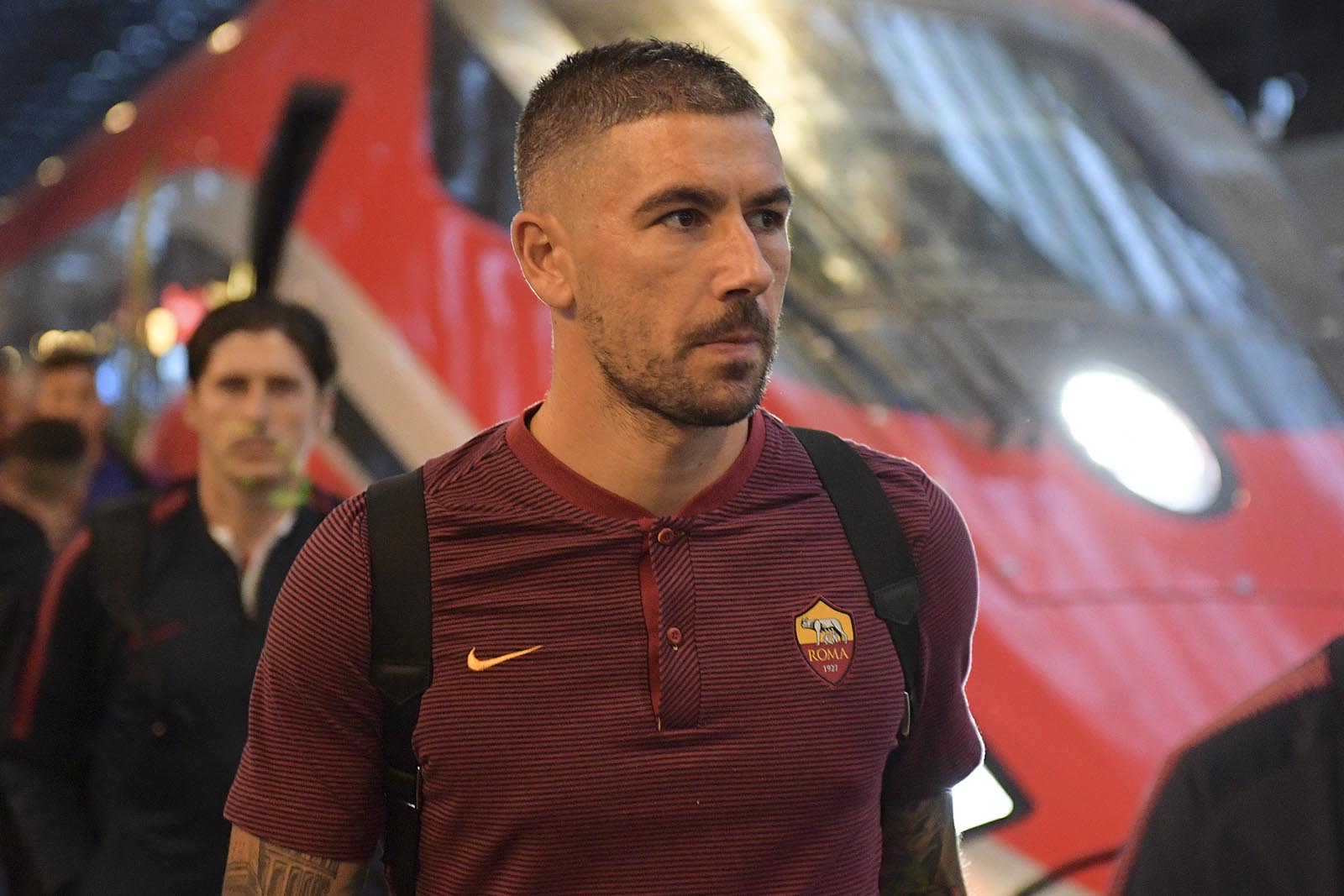 Ảnh bài viết Đổ bộ xuống thành Milan, Bầy sói quyết tâm 'đá ghế' Montella