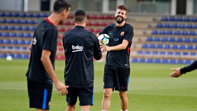 Sao Barca rạng rỡ tập luyện, quyết thắng 9 trận liên tiếp