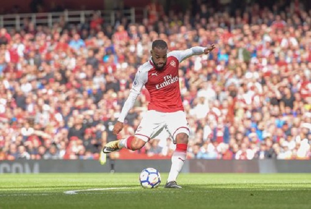 Ảnh bài viết Tịt ngòi trước tân binh, Alexandre Lacazette bị CĐV Pháo thủ phàn nàn