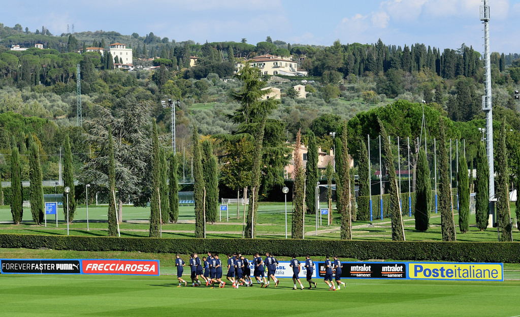 Ảnh bài viết Italia tập luyện dưới quang cảnh tuyệt đẹp, quyết bám đuổi Tây Ban Nha