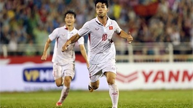 Ảnh bài viết Tuyển Việt Nam tăng chất hàng công, mừng cho… Công Phượng