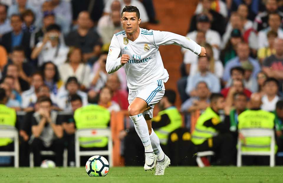 Ảnh bài viết Bật mí 4 chữ bí mật xuất hiện trên đôi giày của Ronaldo