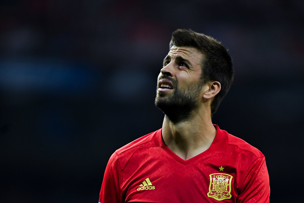Đối thoại cùng Gerard Pique: Ai chỉ trích, tôi sẽ mời người đó đi ăn