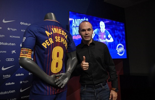 Ảnh bài viết Andres Iniesta rạng rỡ khi được Barca giữ chân trọn đời
